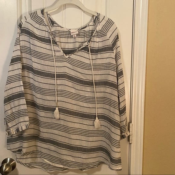 Linen Blouse - white & gray stripes - Picture 1 of 4